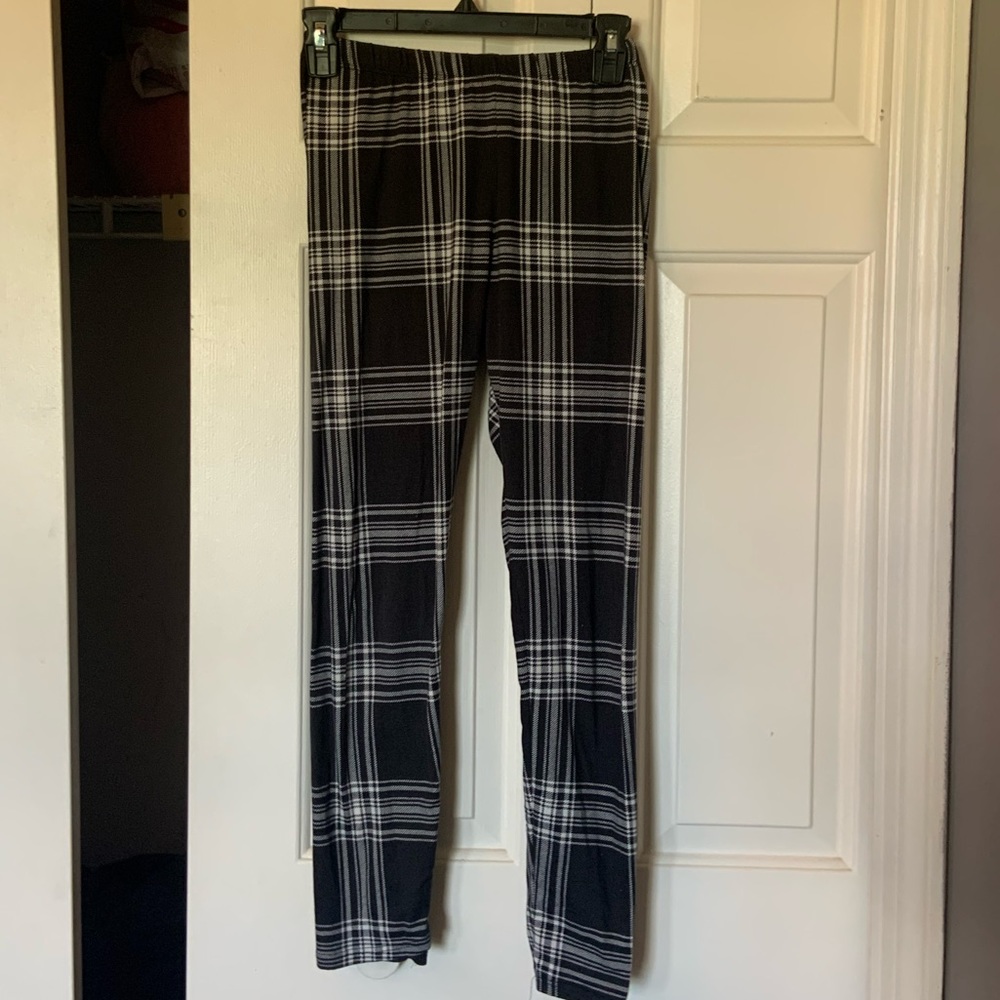 Black and grey plaid leggings